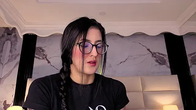 Snapshot of Princess_Violett chatting on June 20, 2026, 1:16 pm Princess Violett online show from June 20, 2026, 1:16 pm