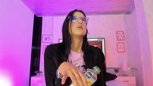 Princess Violett online show from March 21, 2025, 2:18 pm