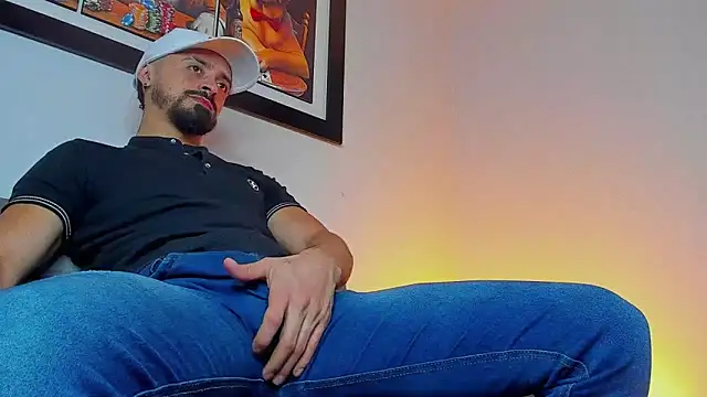 Snapshot of MAXIMUS_MASTE3 chatting on September 22, 2025, 8:48 pm MAXIMUS MASTE3 online show from September 22, 2025, 8:48 pm