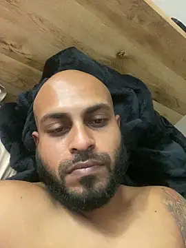 islandvybee55 online show from March 9, 2026, 3:59 pm