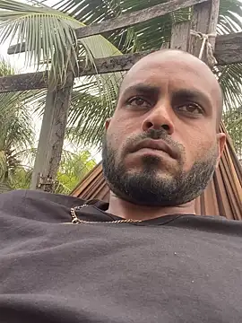 islandvybee55 online show from December 20, 2025, 2:42 pm