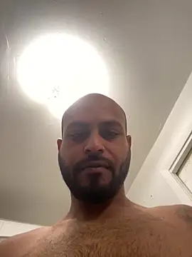 islandvybee55 online show from March 31, 2026, 10:50 am