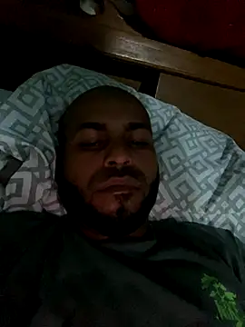 islandvybee55 online show from October 31, 2025, 6:54 am