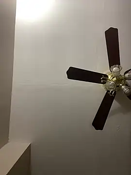 islandvybee55 online show from March 17, 2026, 12:46 am