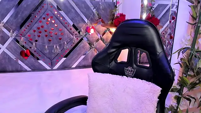 Snapshot of Nanachi_Cook chatting on March 7, 2025, 12:37 am Nanachi Cook online show from March 7, 2025, 12:37 am