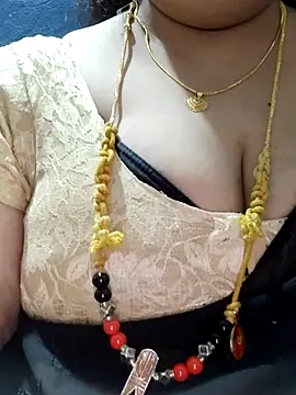 Snapshot of tamilthanushri chatting on December 14, 2025, 4:08 am tamilthanushri online show from December 14, 2025, 4:08 am