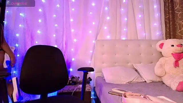 ivonjoness online show from January 7, 2026, 3:22 am