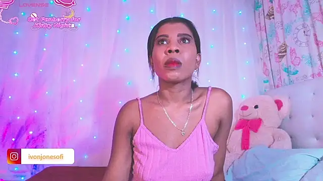 Snapshot of ivonjoness chatting on November 13, 2025, 4:05 am ivonjoness online show from November 13, 2025, 4:05 am