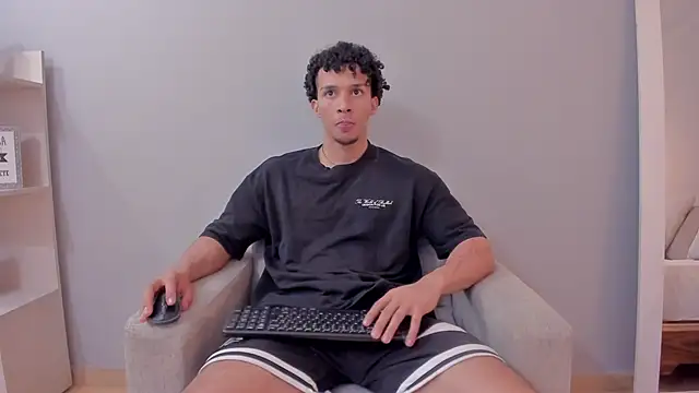 Snapshot of Dominick_star chatting on December 15, 2025, 5:02 am Dominick star online show from December 15, 2025, 5:02 am