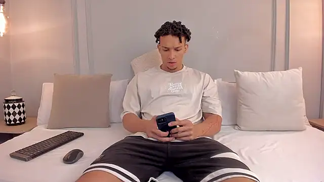 Snapshot of Dominick_star chatting on November 25, 2025, 3:51 am Dominick star online show from November 25, 2025, 3:51 am