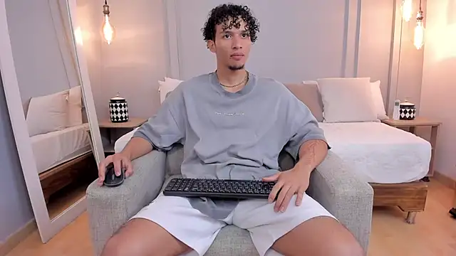 Snapshot of Dominick_star chatting on October 31, 2025, 4:09 am Dominick star online show from October 31, 2025, 4:09 am