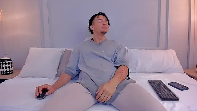 Snapshot of Dominick_star chatting on November 27, 2025, 4:02 am Dominick star online show from November 27, 2025, 4:02 am