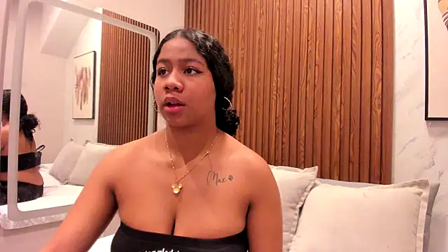 Snapshot of Sofi_Fox_ chatting on December 16, 2025, 6:01 pm Sofi Fox online show from December 16, 2025, 6:01 pm