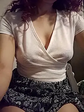 Snapshot of KITTEN-10 chatting on December 16, 2025, 3:00 am KITTEN-10 online show from December 16, 2025, 3:00 am