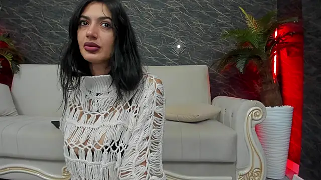 moona ray online show from December 5, 2025, 8:50 pm