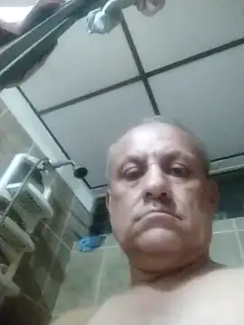 Snapshot of Escorpio66 chatting on October 26, 2025, 12:44 am Escorpio66 online show from October 26, 2025, 12:44 am
