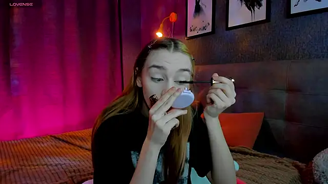 Snapshot of Lesi_Moonie01 chatting on October 27, 2025, 8:59 am Lesi Moonie01 online show from October 27, 2025, 8:59 am