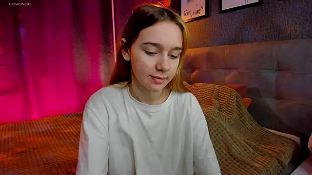 Snapshot of Lesi_Moonie01 chatting on November 30, 2025, 9:21 am Lesi Moonie01 online show from November 30, 2025, 9:21 am