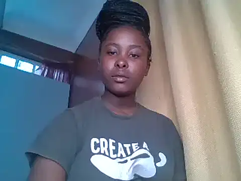 Snapshot of Moonfades chatting on January 23, 2025, 5:24 am Moonfades online show from January 23, 2025, 5:24 am