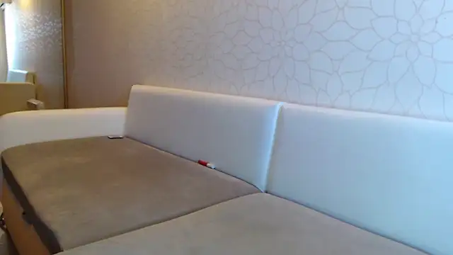 Snapshot of LeggyLover90 chatting on February 18, 2025, 12:06 pm LeggyLover90 online show from February 18, 2025, 12:06 pm