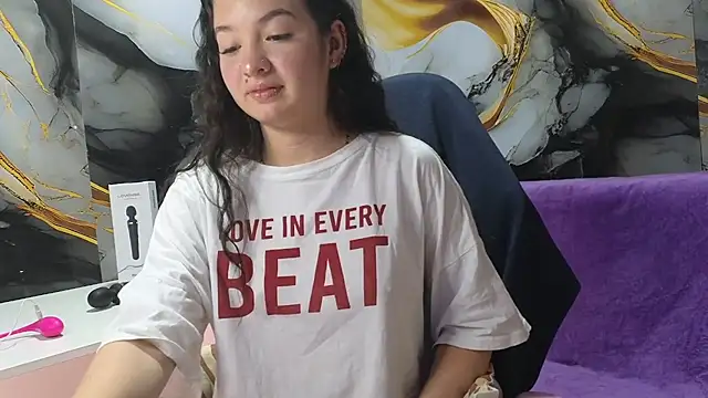 lilimini032 online show from February 9, 2026, 7:56 pm