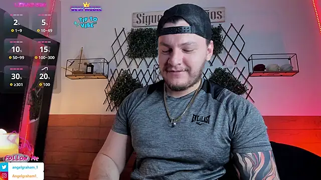 Snapshot of Angelgraham_1 chatting on December 17, 2025, 5:07 pm Angelgraham 1 online show from December 17, 2025, 5:07 pm