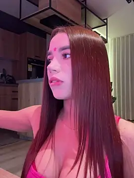 carolynnetrujillo online show from November 9, 2025, 4:27 am