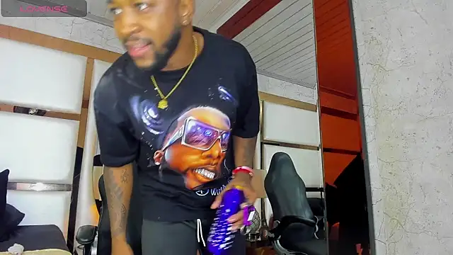 Drake Nassir4 online show from November 21, 2025, 2:38 pm