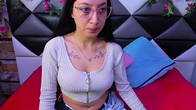 Katty Queen online show from November 22, 2025, 12:59 pm