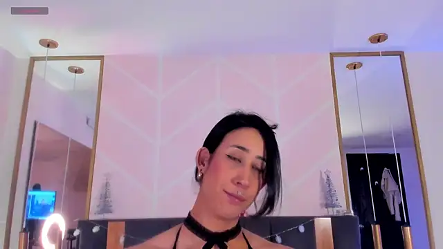 Snapshot of GabyPetit chatting on November 17, 2025, 8:24 pm GabyPetit online show from November 17, 2025, 8:24 pm