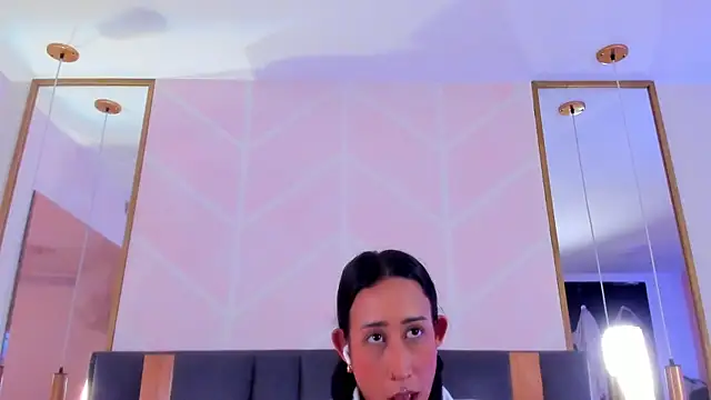 Snapshot of GabyPetit chatting on November 30, 2025, 7:58 pm GabyPetit online show from November 30, 2025, 7:58 pm