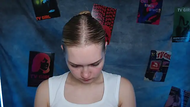 MademoiselleCl online show from November 13, 2025, 12:53 pm