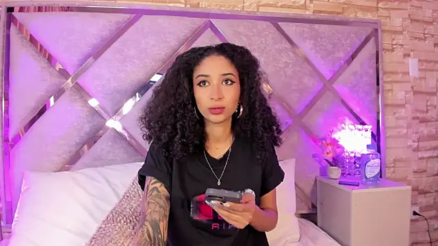  lanna jhonson  online show from September 14, 2025, 2:34 am