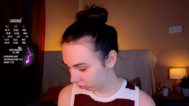 Snapshot of GillianDowdey chatting on October 14, 2025, 2:56 am GillianDowdey online show from October 14, 2025, 2:56 am