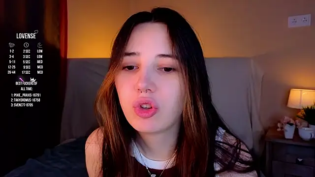 Snapshot of GillianDowdey chatting on October 4, 2025, 2:57 am GillianDowdey online show from October 4, 2025, 2:57 am