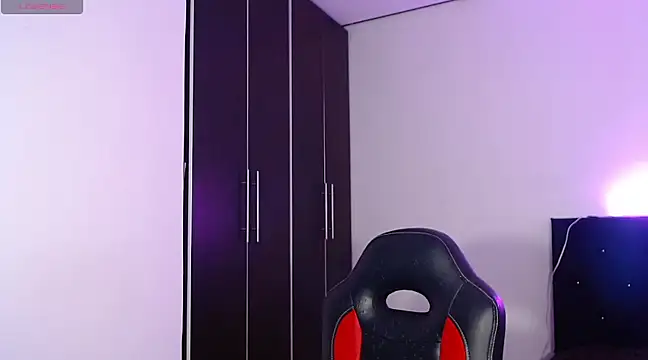 Snapshot of zarablare_ chatting on January 3, 2025, 1:16 am zarablare online show from January 3, 2025, 1:16 am