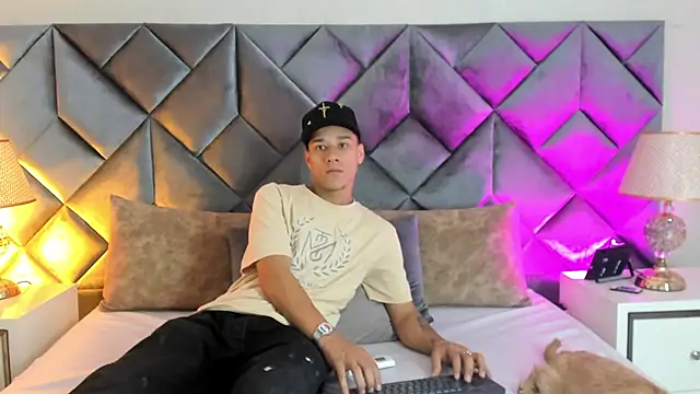 Snapshot of Buda_and_Cataleya_ chatting on February 23, 2026, 1:44 pm Buda and Cataleya online show from February 23, 2026, 1:44 pm