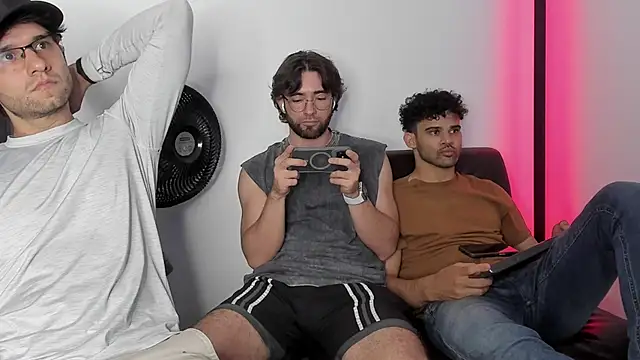 crisandrews online show from September 18, 2025, 12:57 am