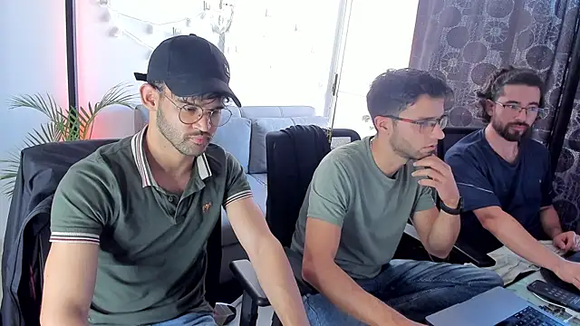 crisandrews online show from January 17, 2025, 8:11 pm