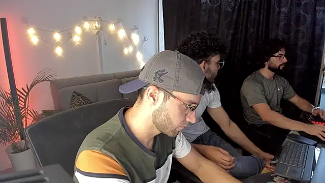 crisandrews online show from January 18, 2025, 10:49 pm