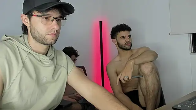 crisandrews online show from September 16, 2025, 2:45 am