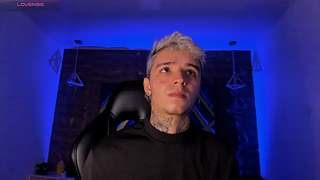 Ian Castillo  online show from February 25, 2026, 11:21 am