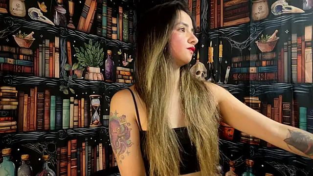 julietta   jackson online show from December 4, 2025, 8:30 pm