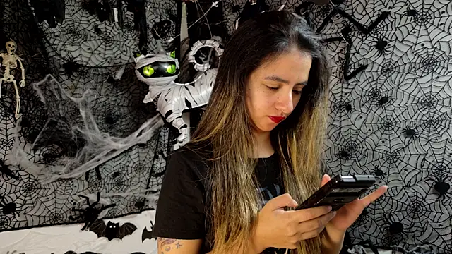 julietta   jackson online show from October 27, 2025, 4:41 pm