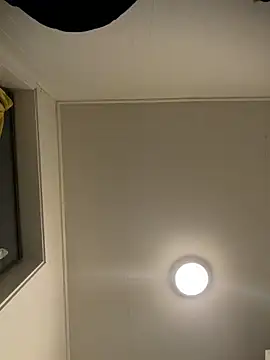 wolfwhite95 online show from March 21, 2026, 10:13 pm