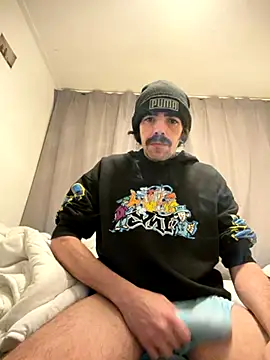 wolfwhite95 online show from November 17, 2025, 7:51 pm