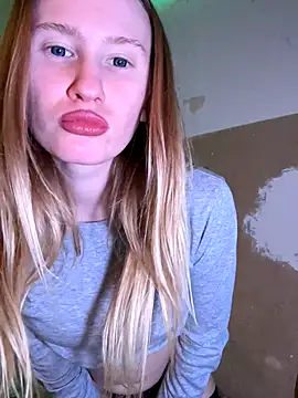 Snapshot of saint_cat25 chatting on December 14, 2025, 11:43 pm saint cat25 online show from December 14, 2025, 11:43 pm