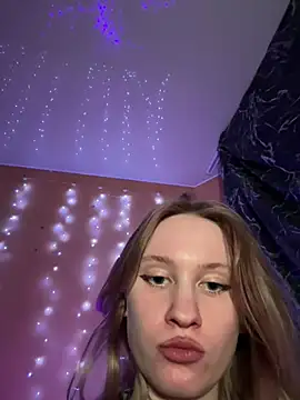 Snapshot of saint_cat25 chatting on March 21, 2025, 8:40 pm saint cat25 online show from March 21, 2025, 8:40 pm