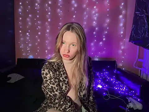 Snapshot of saint_cat25 chatting on March 18, 2025, 7:55 pm saint cat25 online show from March 18, 2025, 7:55 pm