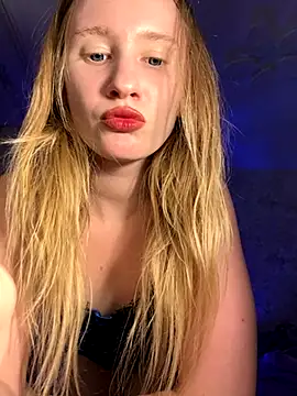 Snapshot of saint_cat25 chatting on November 23, 2025, 6:29 pm saint cat25 online show from November 23, 2025, 6:29 pm